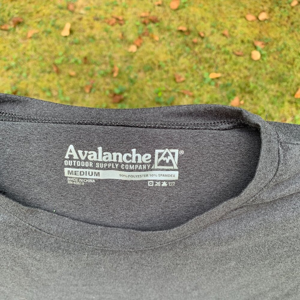 Avalanche Size M Active t-shirt - Picture 2 of 4